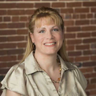 kerri hurley brick background 2019